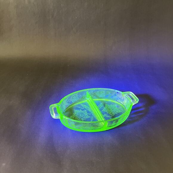 Jeanette Poinsettia Relish Dish, Green Depression Uranium Glass, Vintage 1930s - Picture 3 of 9